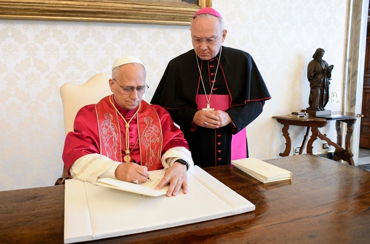 Papa Leone firma la sua prima Esortazione Apostolica - Leone XIV firma l'esortazione apostolica "Dilexi te"
