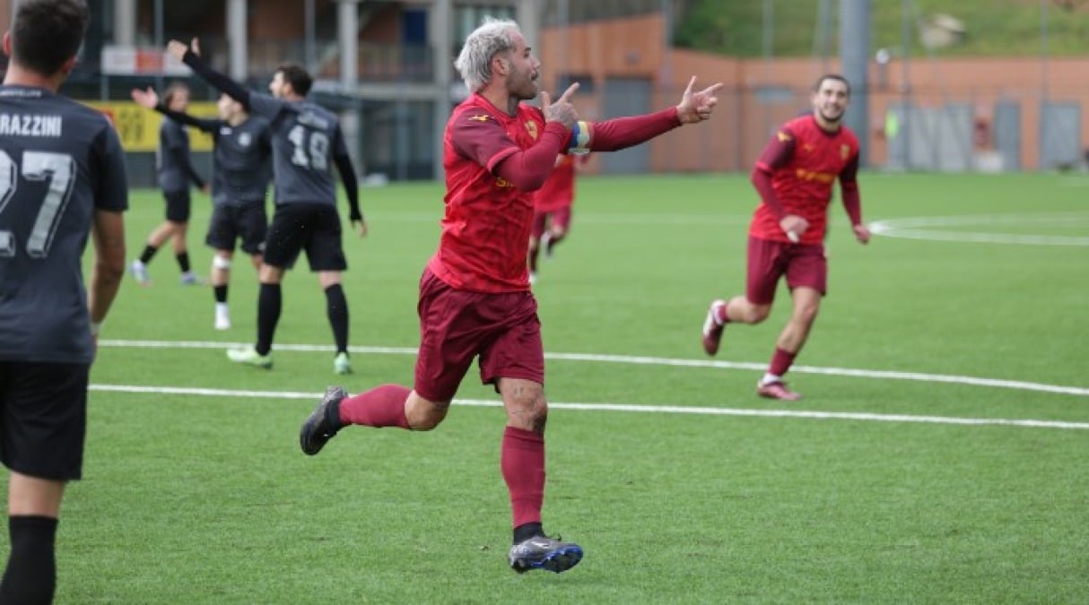 Calcio RSM, successi sudati per Tre Penne e Tre Fiori - L'esultanza di Prandelli (foto FSGC/MovieByDaniels)