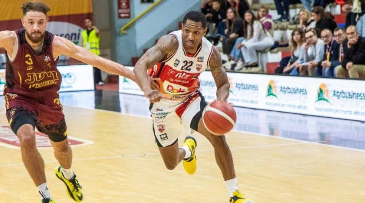 Basket A2, Dole espugna Cremona  - 