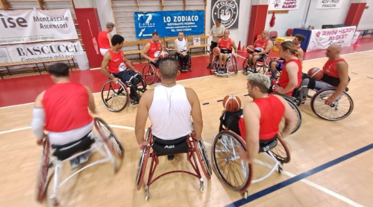 Basket in carrozzina: NTS Informatica al lavoro in palestra - NTS Informatica al lavoro