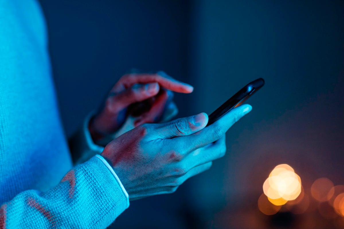 Droga, "lavoro" trovato su Telegram: nello zaino oltre mezzo chilo di hashish -