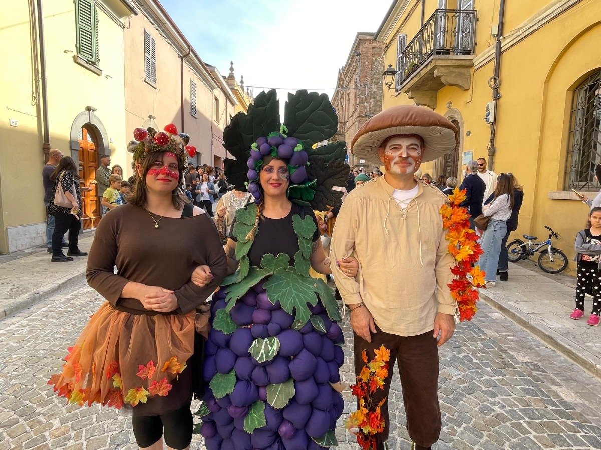 Tutti in piazza a Novafeltria per la pigiatura: le tradizioni rivivono con la Sagra della Vendemmia - 