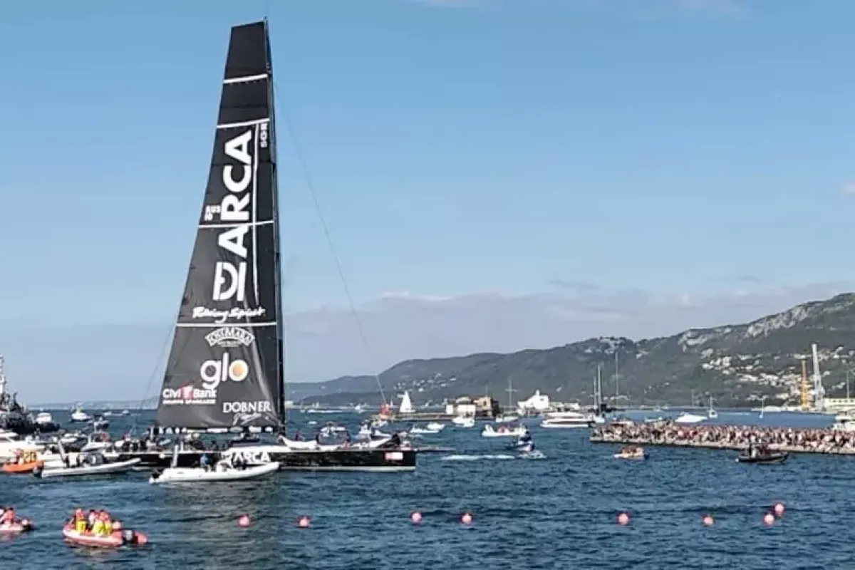 Arca trionfa per la terza volta consecutiva alla Barcolana - © Ansa