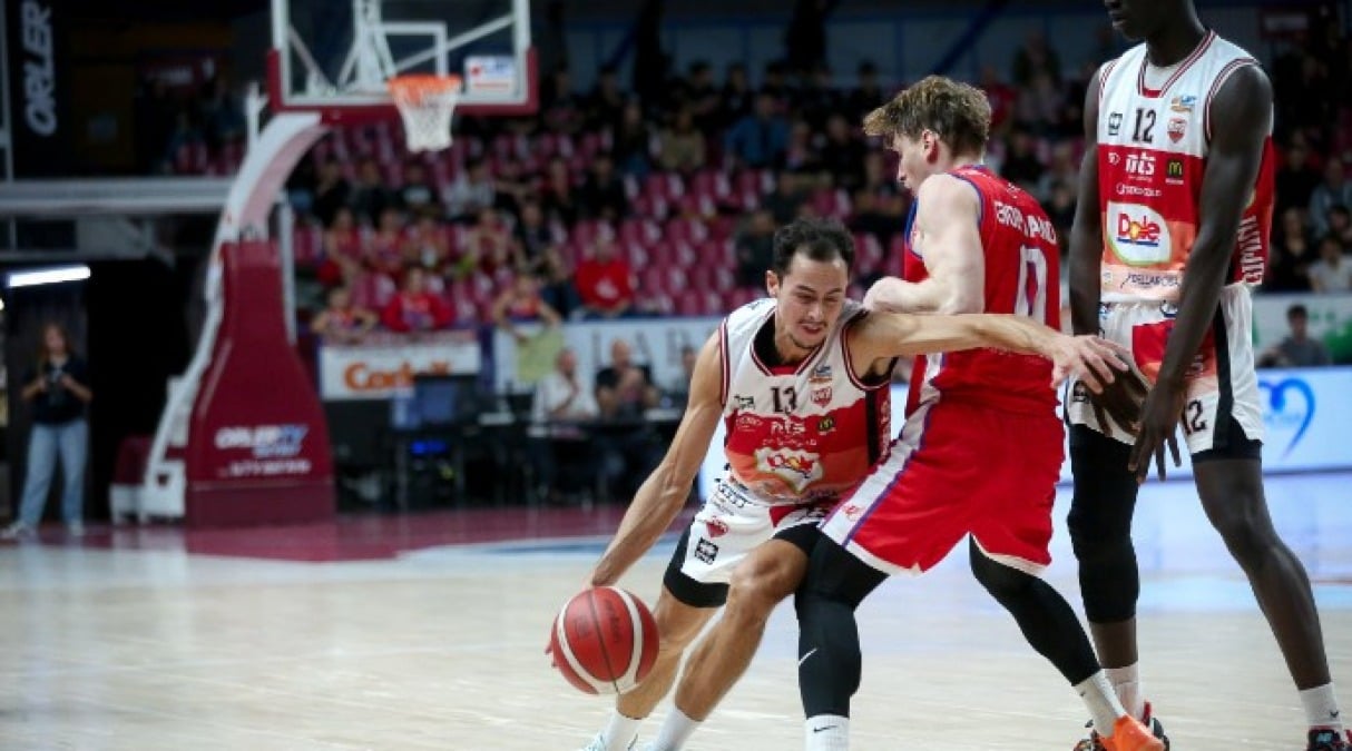 Basket A2, Dole si conferma da export: colpo a Mestre (73-92) - La Dole in azione
