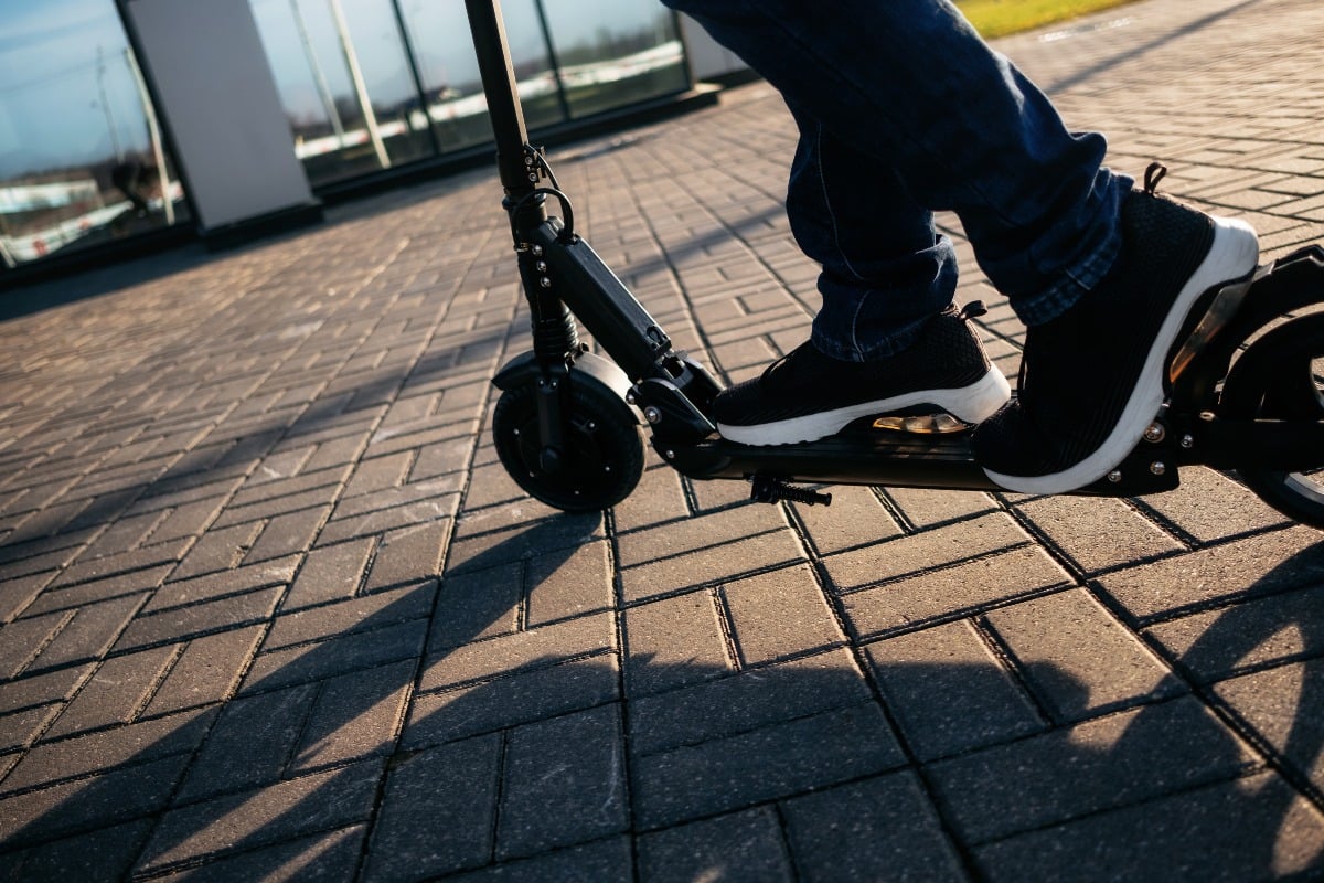 Bici e monopattini, il Comune frena: limite di velocità a 15 km/h - Repertorio