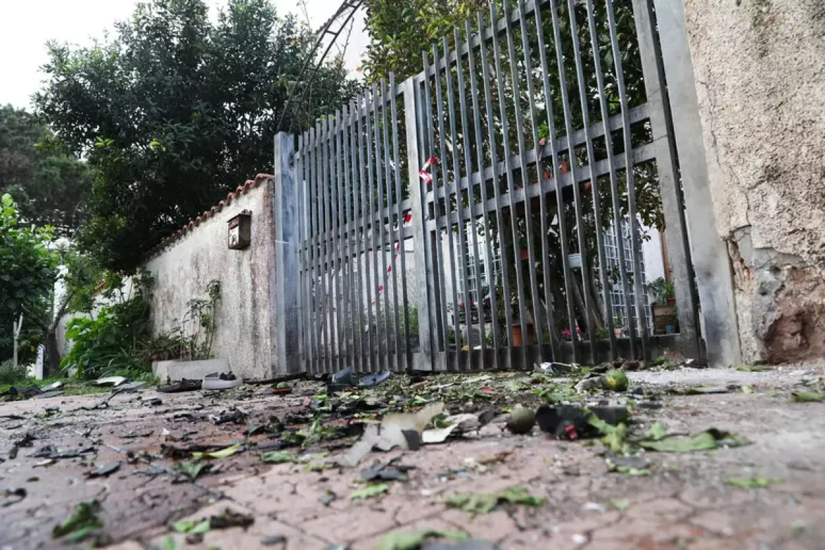 Bombe contro Report: rafforzata la scorta a Ranucci dopo l'esplosione a Roma - © Ansa