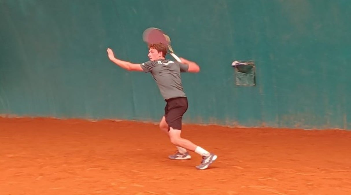 Il Tennis Club Viserba battuto 5-1 dalla Canottieri Casale Monferrato - Luca Bartoli in azione
