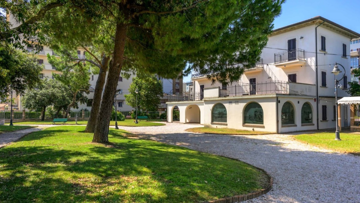Villa Mussolini finisce all'asta: “Tutto tenuto nascosto”, Fratelli d’Italia attacca - Villa Mussolini di Riccione