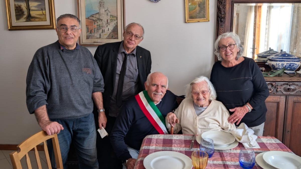 La sua famiglia legata al mare e a Cattolica: compie 100 anni la super bisnonna Silvana Ercoles -