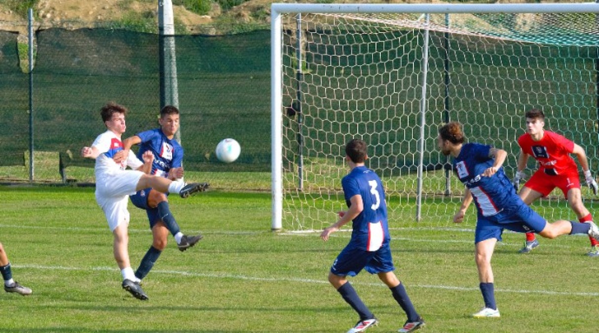Calcio Promozione, Gabicce Gradara alla prova della matricola Nuovo Real Metauro - Bergamini in azione