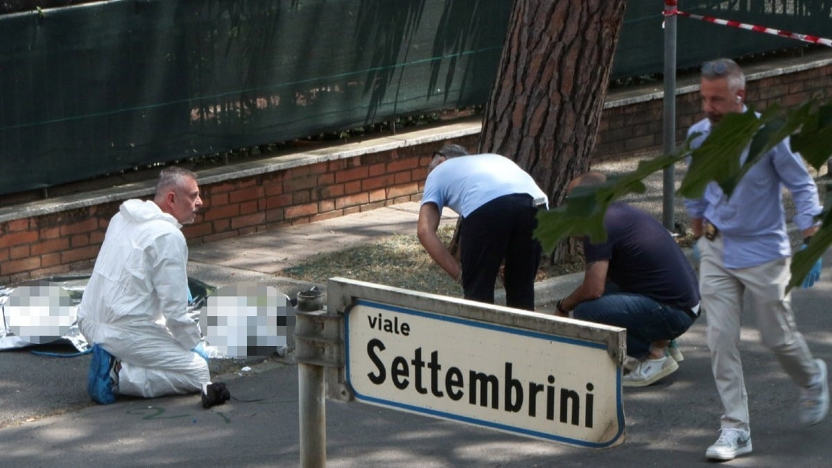 Svolta nell'inchiesta sulla 55enne morta a Riccione: caduta da 25 metri, esclusa l'investimento - Il corpo sul marciapiede senza vita di Antonia Conti