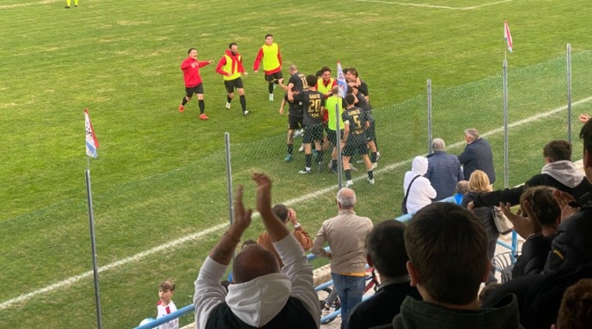 Calcio Promozione, il Gabicce Gradara piega il Real Metauro 3-1 - L'esultanza dopo il terzo gol