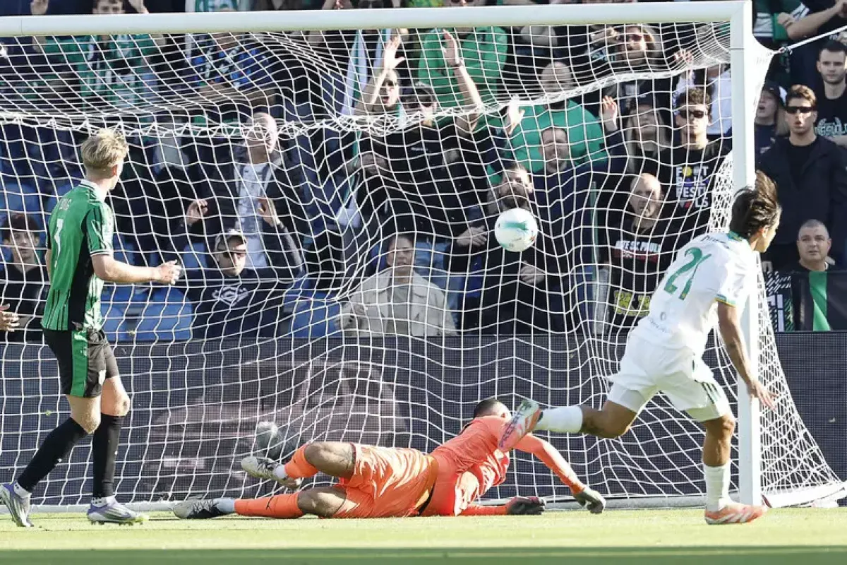 Dybala porta la Roma in vetta con il Napoli - © Ansa