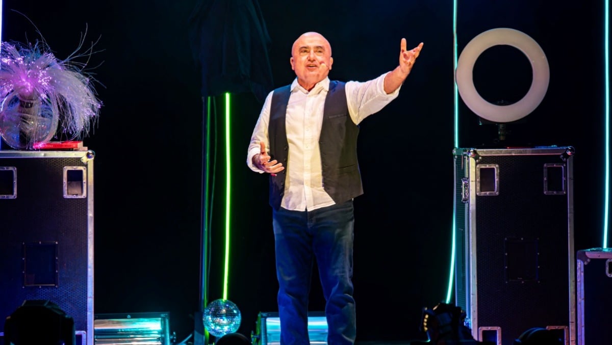 Paolo Cevoli torna a Rimini: al Teatro Galli la rilettura del mito di Enea in romagnolo -