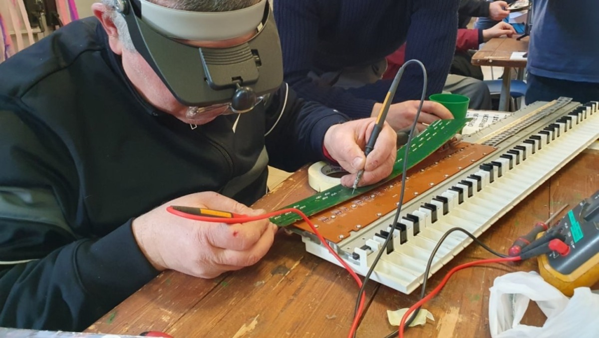 Rimini, una festa per il riuso: "Portate i vostri oggetti elettronici rotti: torneranno in funzione" -