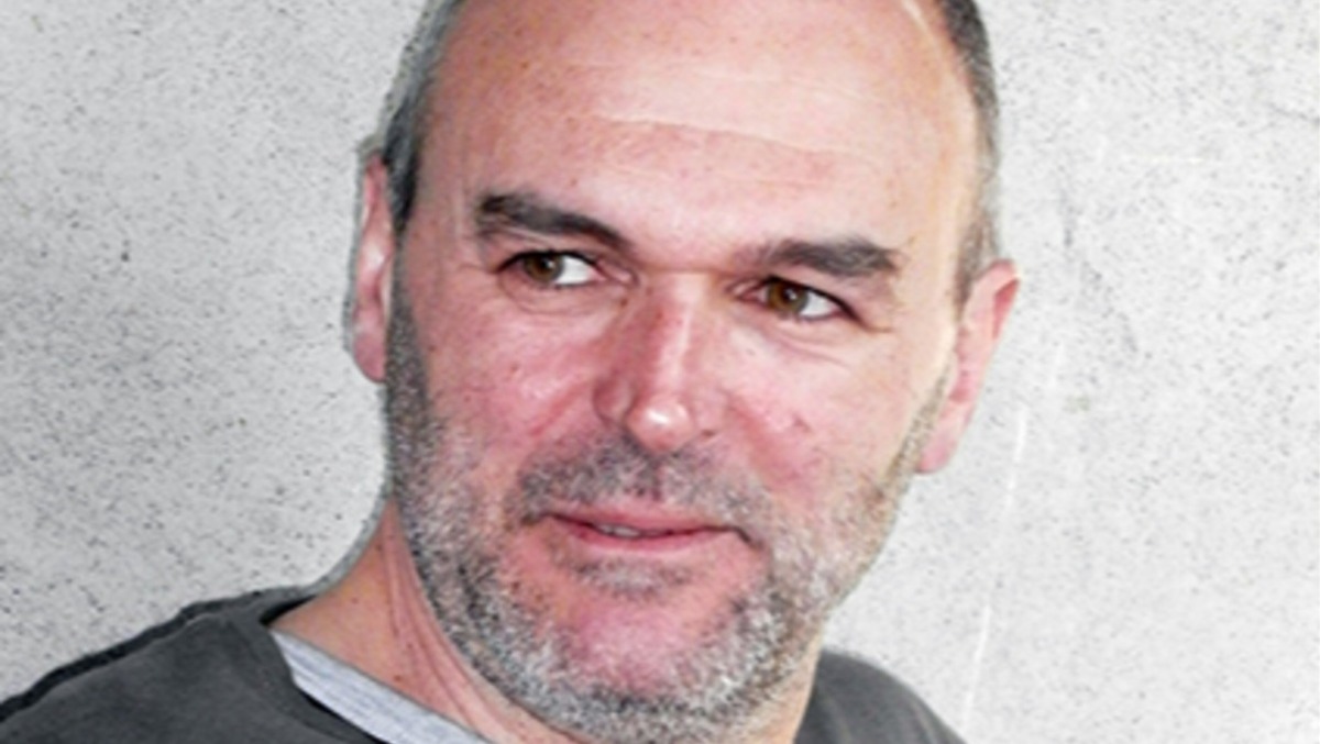 La poesia illumina l’oscurità: Francesco Gabellini presenta "La pianta del buio" alla Gambalunga -