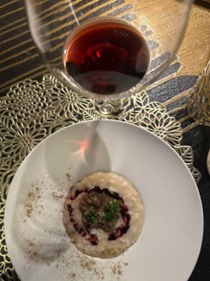 Piatto: Risotto alla parmigiana quinto\quarto di coniglio polveri di porcini e riduzione al vino rosso