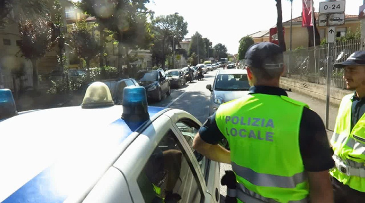 Ecomondo alla prova del traffico: strade chiuse e guerra al parcheggio selvaggio - Polizia locale, traffico