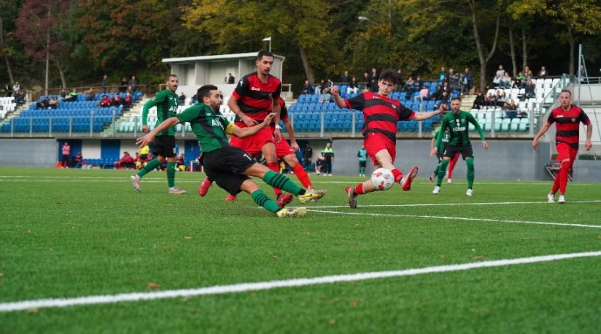 Calcio RSM, Virtus sul velluto, pareggio di rigore tra Juvenes-Dogana e Tre Penne - La Virtus in azione (foto FSGC/Mularoni)