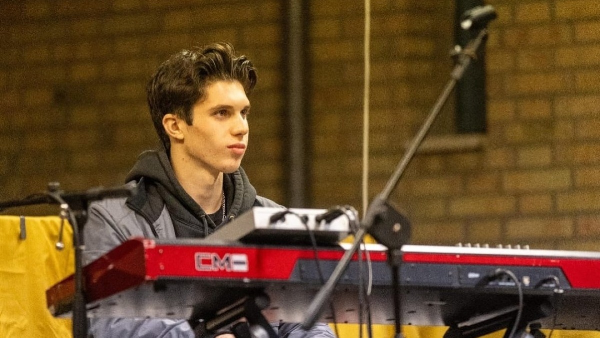 Marcello Sutera lancia il pianista Alessandro Mongiusti, 16 anni: "Diamo ai giovani gli spazi per esprimersi" - Alessandro Mongiusti