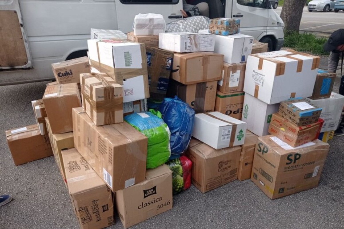 Spedizioni sempre più complesse e vincoli contrattuali: la soluzione? Paccofacile.it - Foto Ansa