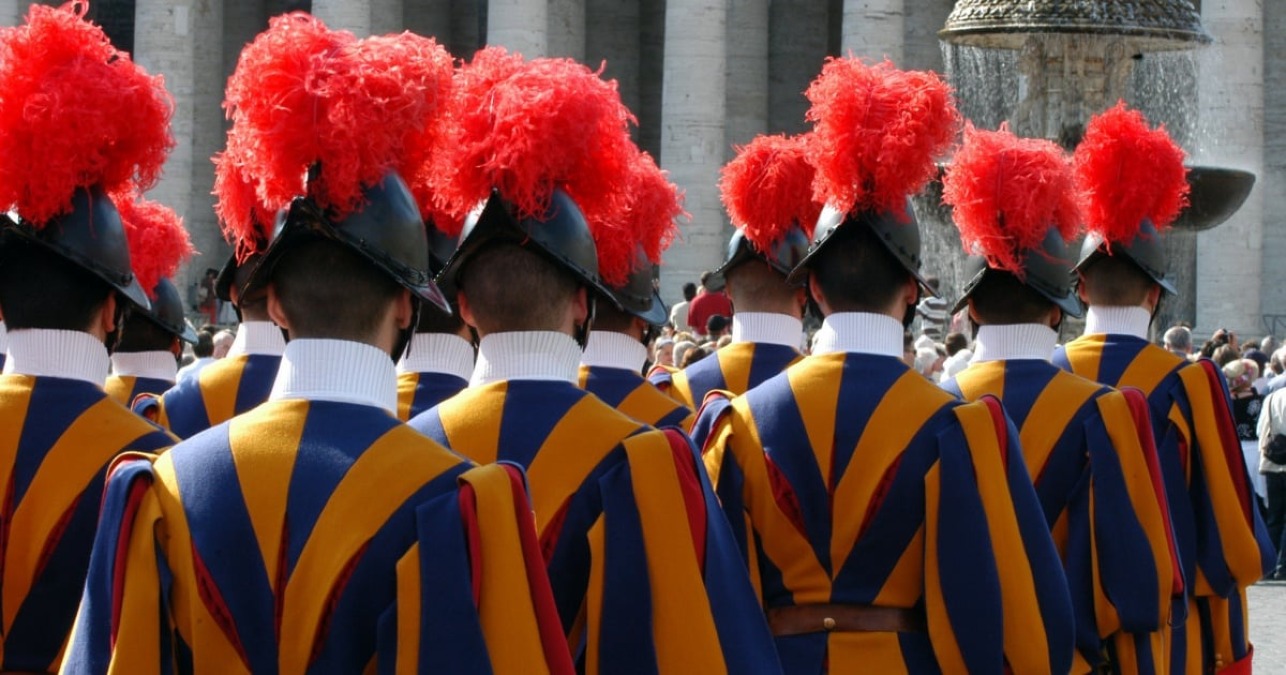 Scrittrici israeliane denunciano: "Guardia Svizzera ci ha detto ebree e poi ci ha sputato" - PH TICINONLINE