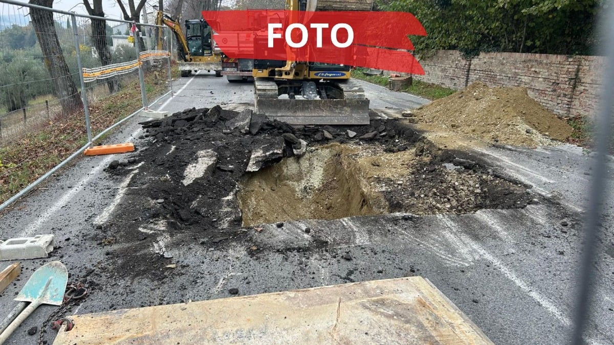 Proseguono i lavori per la voragine che si è aperta a Ponte Verucchio. Le indicazioni per la circolazione - Www.altarimini.it - riproduzione riservata