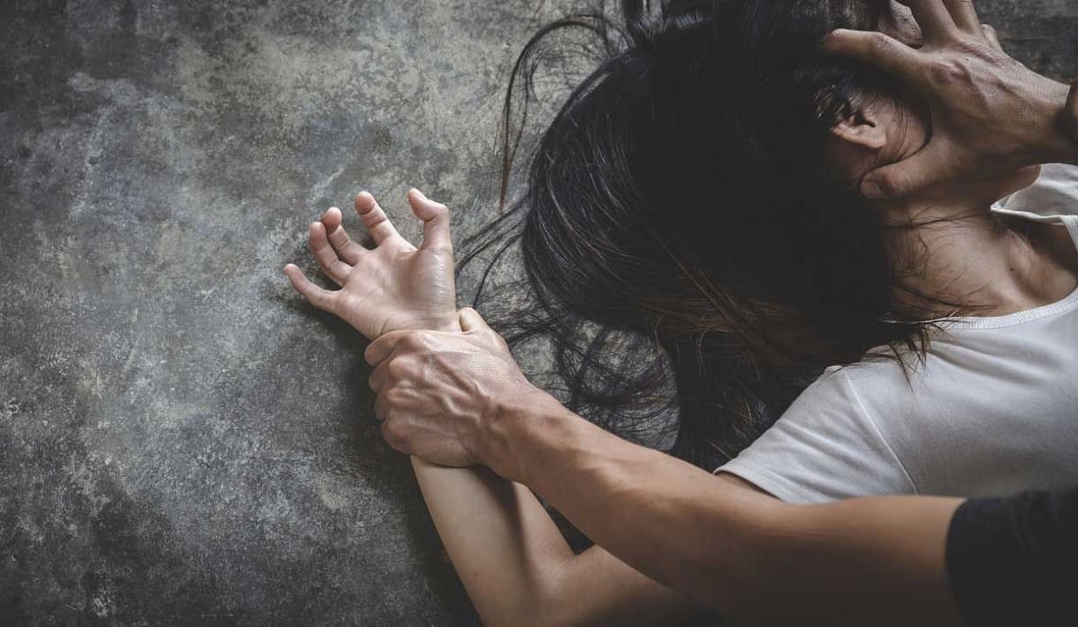 Donna denuncia violenza sessuale in piazza a Firenze, fermati due uomini - 