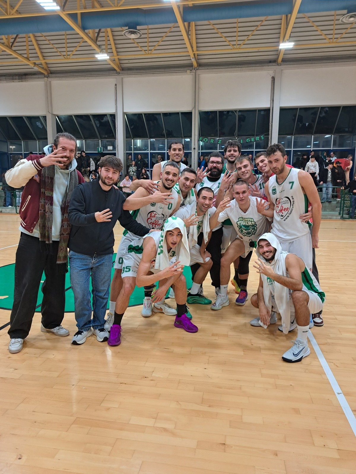 Basket DR2, nel derby dei Tigers hurrà di Villa Verucchio - Villanova Tigers in festa