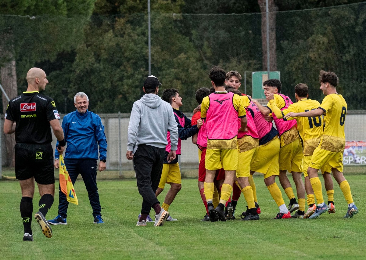 Gravina show, Savignanese tiene il passo del Misano. Clamoroso Riccione: rimonta tre gol al Cervia (4-4) - Savignanese PH ROBERTO MAGNANI