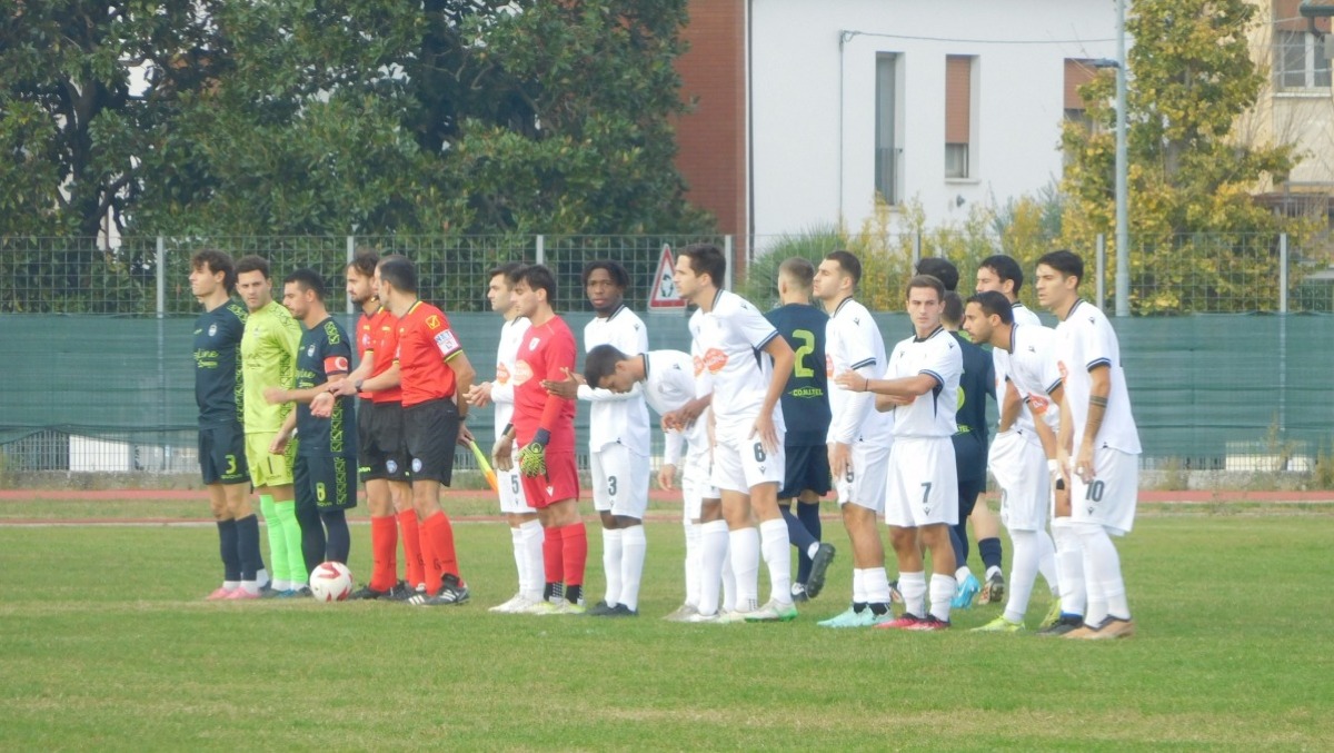 Sampierana, colpo a Massa Lombarda e primato con Ars et Labor e Mezzolara - Massa Lombarda (maglia bianca) e Sampierana