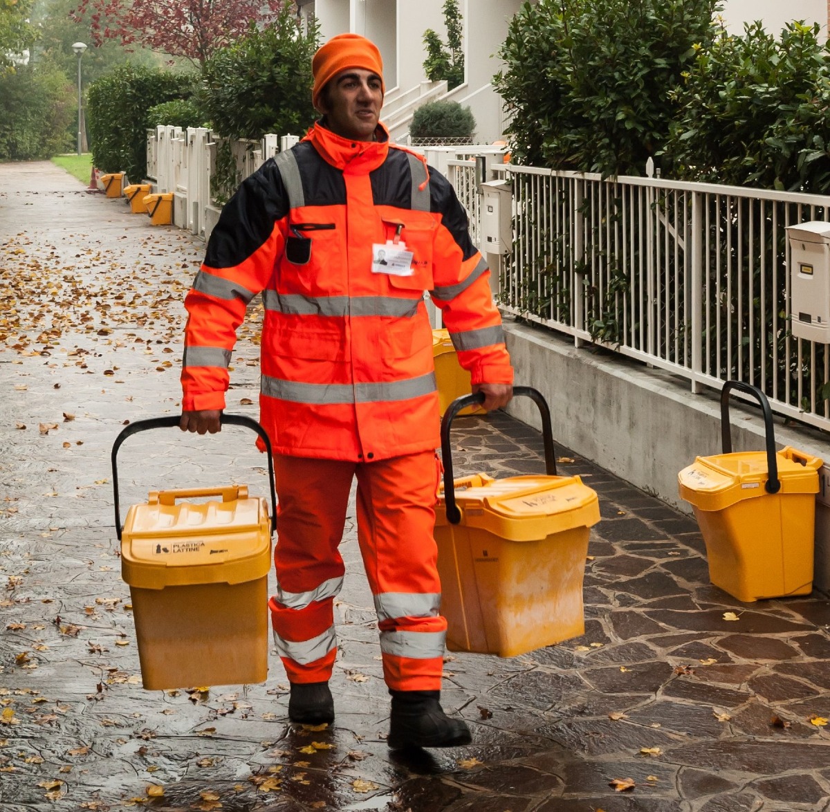 Verucchio, in distribuzione la nuova Guida e Calendario 2025-26 della raccolta porta a porta - 