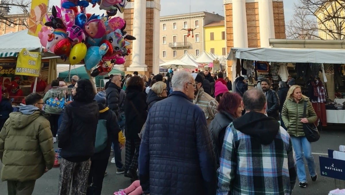 L’estate di San Martino porta 180mila visitatori a Santarcangelo: boom della fiera - Fiera di San Martino 2025