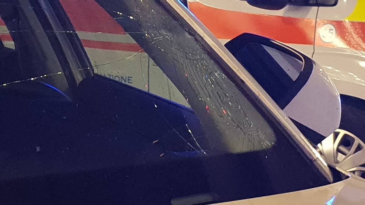 Riccione: attraversa la strada e viene investito da un'auto - www.altarimini.it RIPRODUZIONE RISERVATA