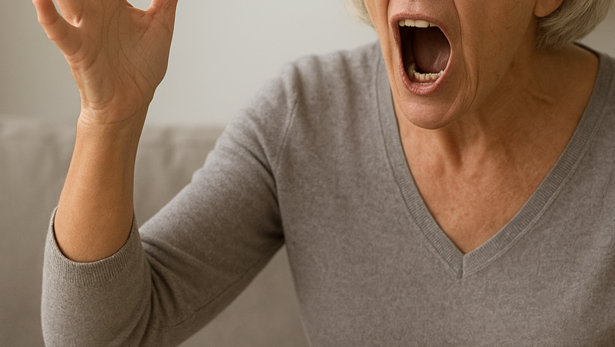 Valmarecchia: perde la casa all’asta e perseguita la nuova proprietaria, donna a processo - Donna che urla REPERTORIO