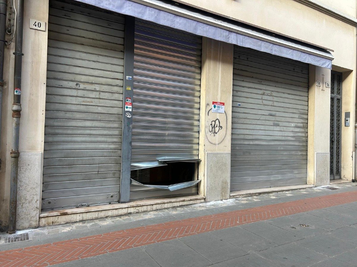 Emergenza spaccate a Santarcangelo, Confesercenti raccoglie il disagio dei commercianti: "servono le telecamere" - 