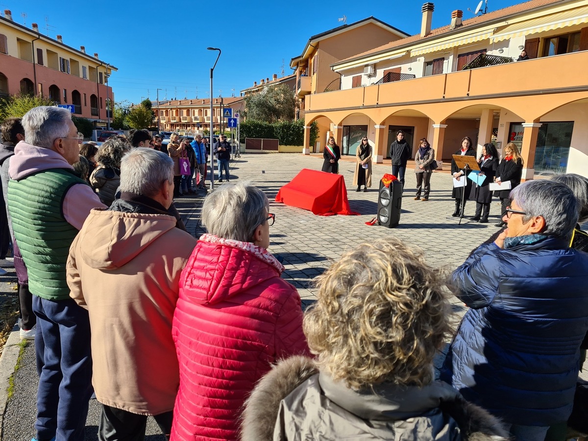 Santarcangelo, donne protagoniste di nove iniziative dal 20 novembre al 6 dicembre - Inaugurazione panchina rossa a S.Ermete