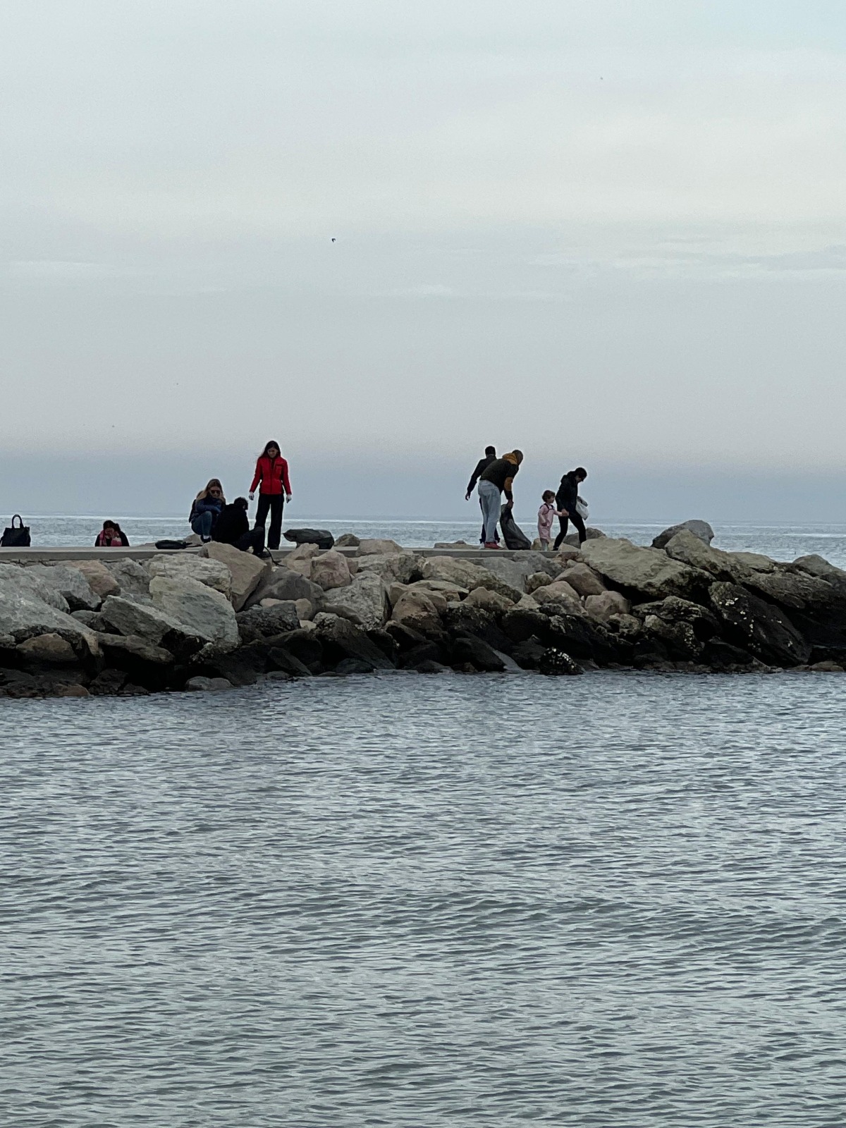 80 kg di rifiuti raccolti sulla spiaggia di San Giuliano  - 