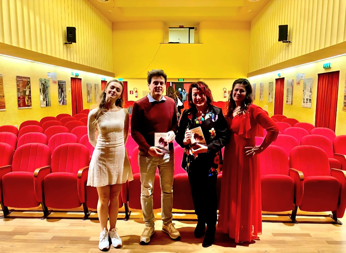 Verucchio applaude lo spettacolo "Paura ti butto via!" contro la violenza sulle donne - 