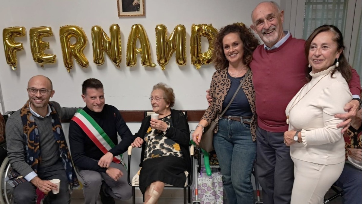 Cento candeline per la signora Fernanda Baldacci alla “Suor Angela Molari” - 