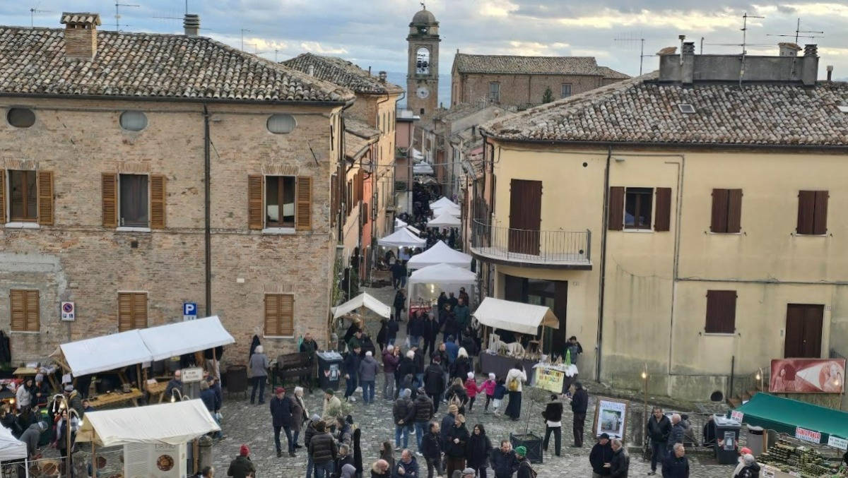 Tartufo bianco, formaggio di fossa e note musicali: torna la magia a Mondaino - 