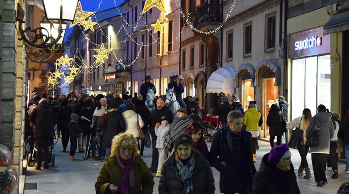 Rimini accende la magia: al via “Sogno di Natale” con 100 km di luci - Archivio