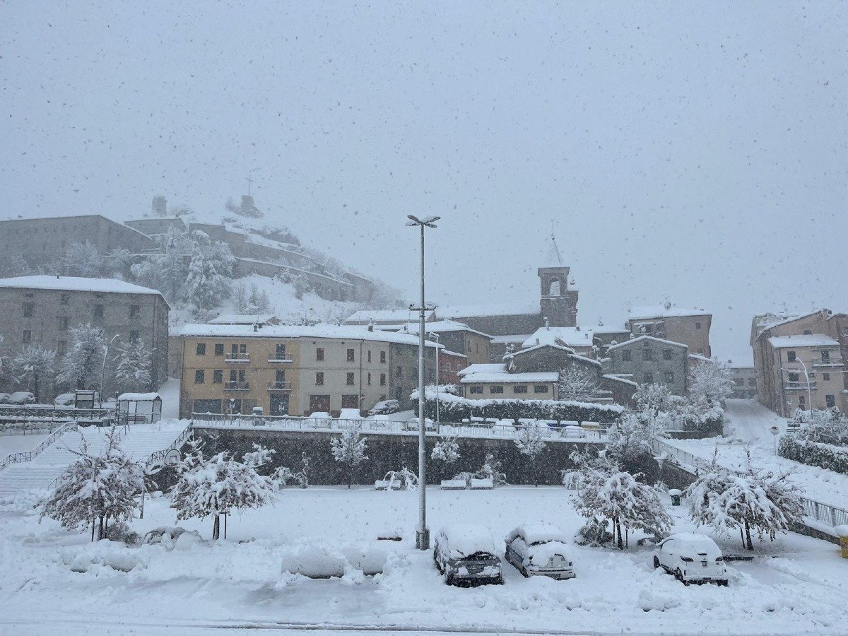Neve "novembrina": le immagini dell'Alta Valmarecchia stretta nella morsa del maltempo - Neve a Pennabilli PH Elisa Sartini