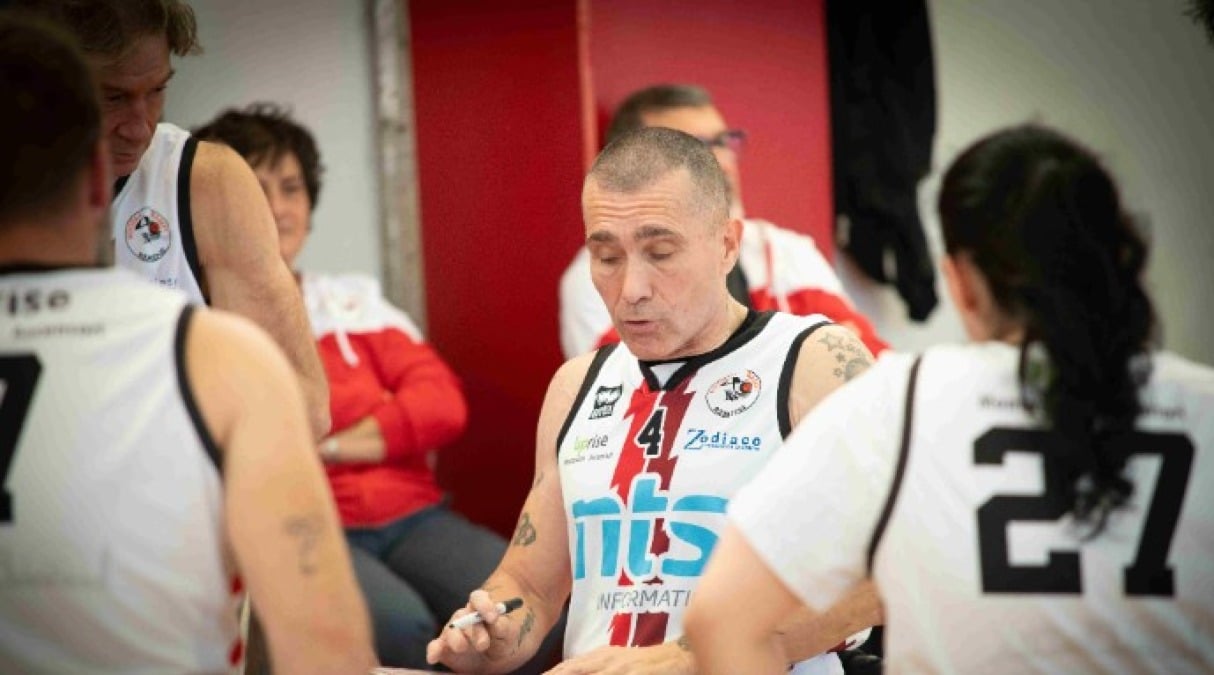 Basket B in carrozzina, NTS Informatica sul velluto (63-27) - Un time out NTS