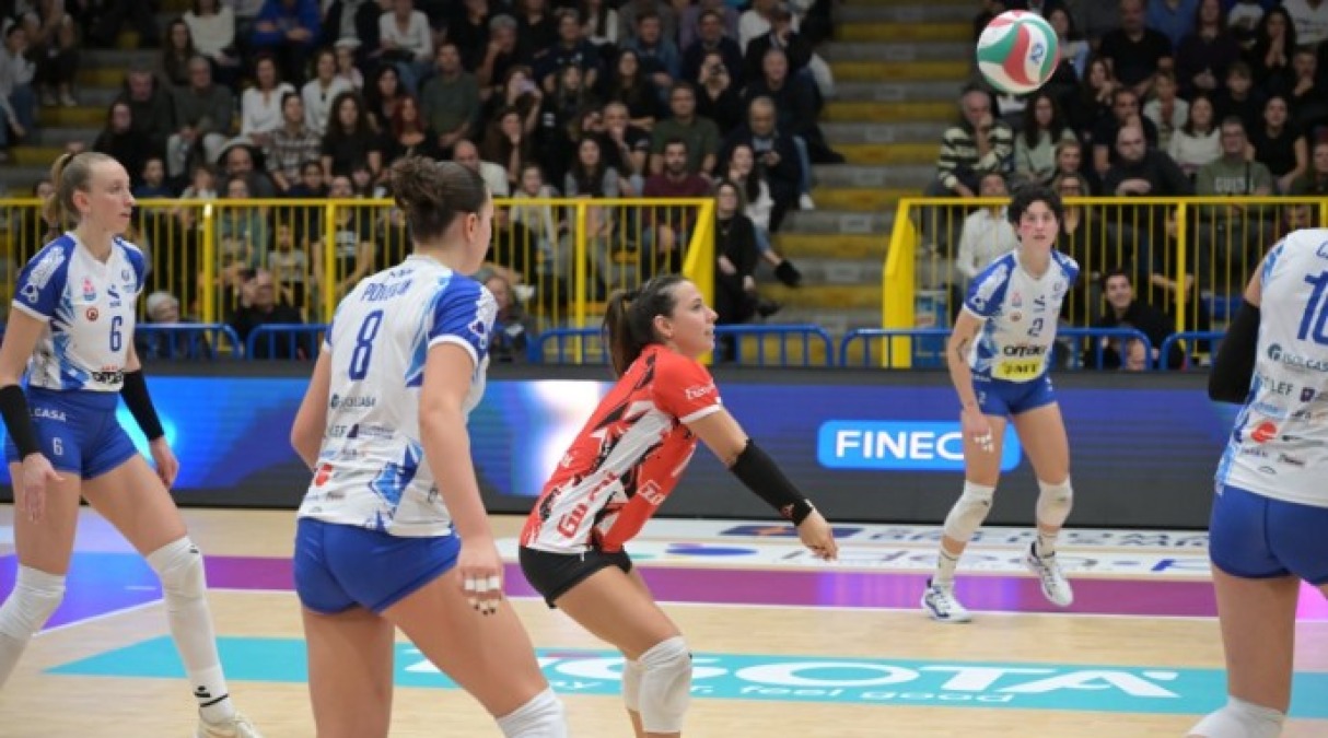 Volley A1 femminile, Vero Milano stende l'Omag-MT (3-0) - Un'azione dell'Omag MT