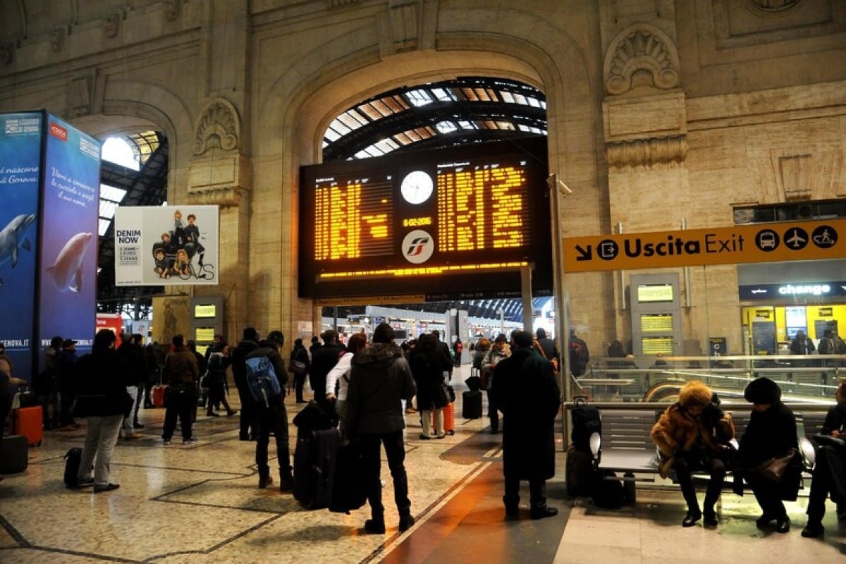 Giustizia fai-da-te a Milano: aggredisce il ladro che gli ha rubato il cellulare - La stazione di Milano © Ansa