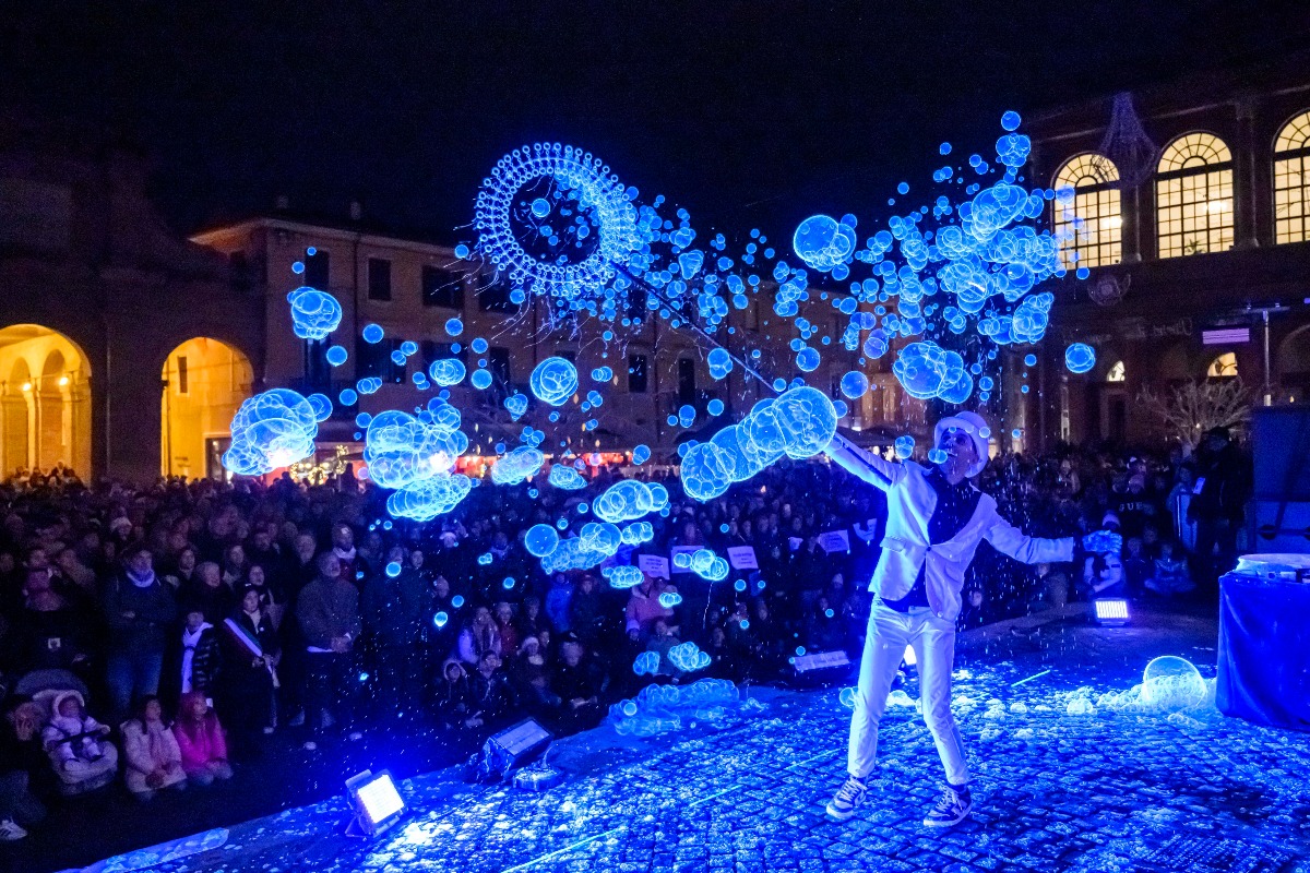 Rimini si accende per il Natale: spettacoli, festival e mercatini animano la città - 