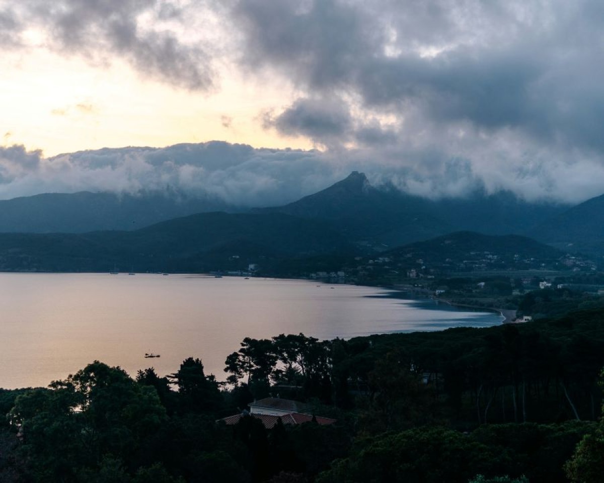Capodanno all'Elba: guida completa per festeggiare tra mare, borghi e tradizioni - 
