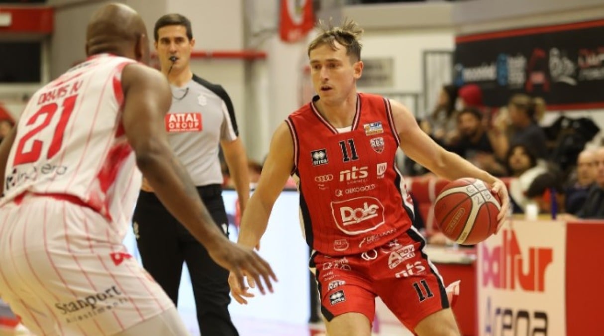 Basket A2, Dole corsara a Cento (73-78) - La Dole in azione (Foto: Antonio Iachini)