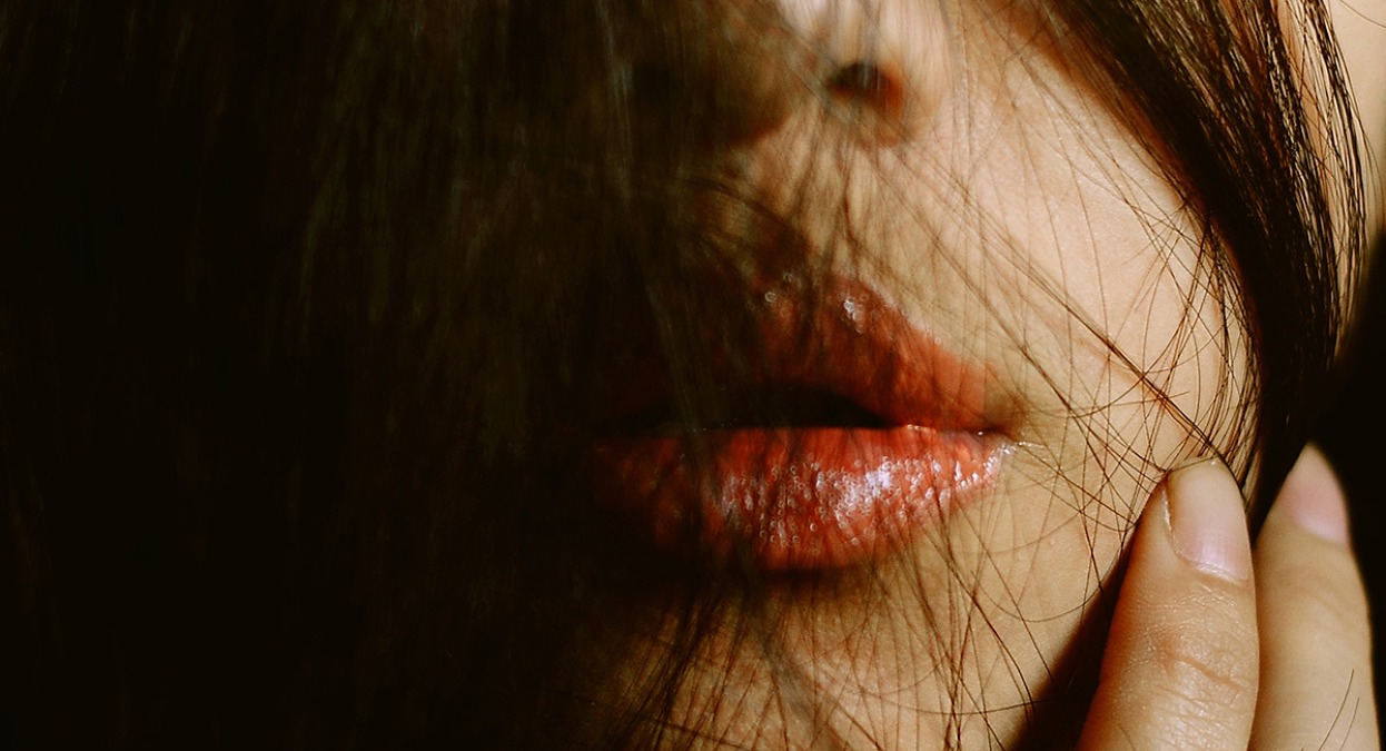 Annunci porno e falsi funerali: arrestata donna per atti persecutori contro una collega - 